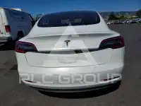 2018 Tesla Model 3 фото