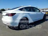 2018 Tesla Model 3 фото