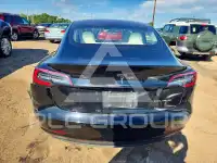 2018 Tesla Model 3 фото