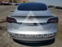2018 Tesla Model 3 фото