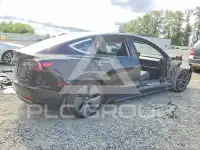 2018 Tesla Model 3 фото