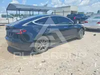 2018 Tesla Model 3 photo