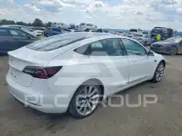 2018 Tesla Model 3 фото
