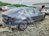 2018 Tesla Model 3 фото