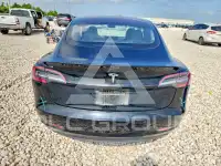2018 Tesla Model 3 фото