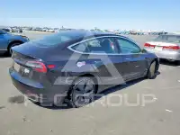 2018 Tesla Model 3 photo
