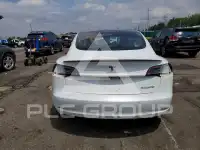 2018 Tesla Model 3 фото