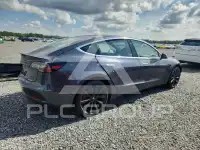 2018 Tesla Model 3 фото