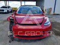 2018 Tesla Model 3 фото