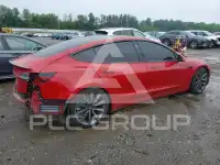 2018 Tesla Model 3 фото