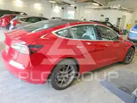 2018 Tesla Model 3 фото