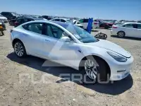2018 Tesla Model 3 фото