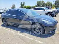 2018 Tesla Model 3 фото