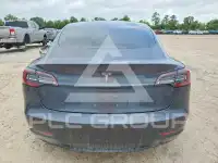 2018 Tesla Model 3 фото