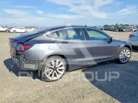 2018 Tesla Model 3 фото