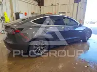 2018 Tesla Model 3 фото