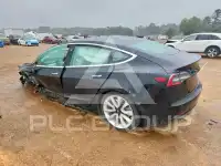 2018 Tesla Model 3 фото