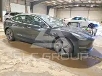 2018 Tesla Model 3 фото