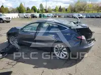 2018 Tesla Model 3 фото