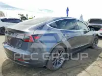2018 Tesla Model 3 фото