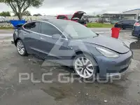 2018 Tesla Model 3 фото
