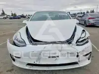 2018 Tesla Model 3 фото