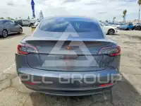 2018 Tesla Model 3 фото