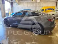 2018 Tesla Model 3 фото