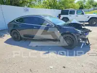 2018 Tesla Model 3 photo