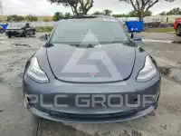 2018 Tesla Model 3 фото