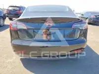 2018 Tesla Model 3 фото