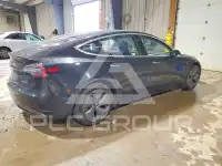 2018 Tesla Model 3 фото