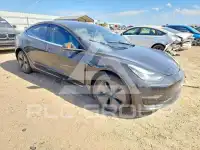 2018 Tesla Model 3 фото
