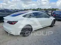 2018 Tesla Model 3 фото