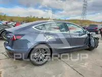 2018 Tesla Model 3 фото