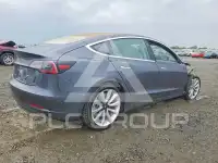 2018 Tesla Model 3 фото