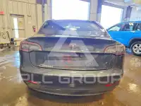 2018 Tesla Model 3 фото