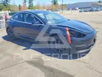 2018 Tesla Model 3 photo