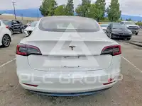 2018 Tesla Model 3 фото