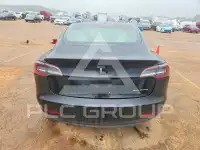 2018 Tesla Model 3 фото