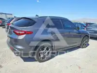 2018 Alfa Romeo Stelvio photo