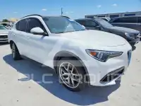 2018 Alfa Romeo Stelvio фото