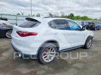 2018 Alfa Romeo Stelvio фото