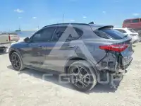 2018 Alfa Romeo Stelvio photo