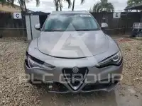 2018 Alfa Romeo Stelvio фото