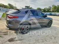 2018 Alfa Romeo Stelvio photo