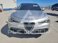 2018 Alfa Romeo Stelvio photo