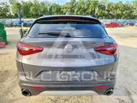 2018 Alfa Romeo Stelvio photo