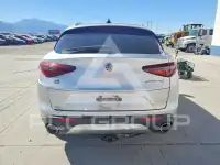2018 Alfa Romeo Stelvio photo