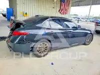 2018 Alfa Romeo Giulia фото